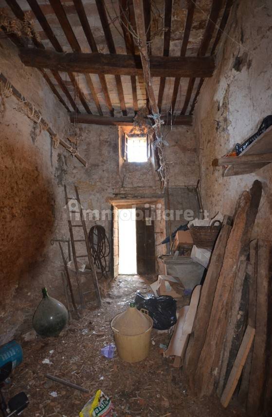 42m² Warehouse in Semproniano, Italy No. 331214