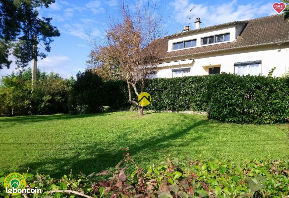 5 bedrooms House in Saint-Amand-Montrond, France No. 230436