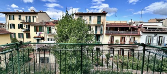 3 rooms Apartment in Florence, Italy No. 181810 5