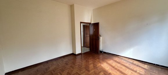 3 rooms Apartment in Florence, Italy No. 181810 7