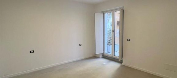 2 rooms Apartment in Palermo, Italy No. 26336 8