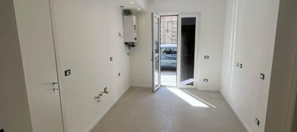 2 rooms Apartment in Palermo, Italy No. 26336 9