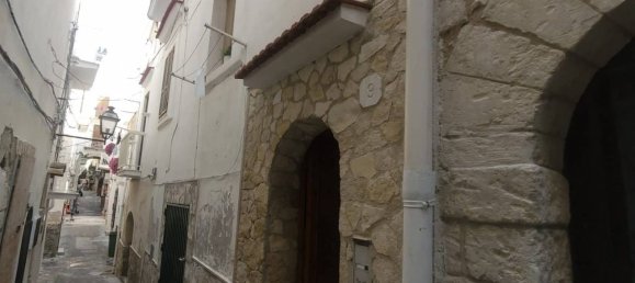 Квартира с 2 комнатами в Вьесте, Италия № 24165 12