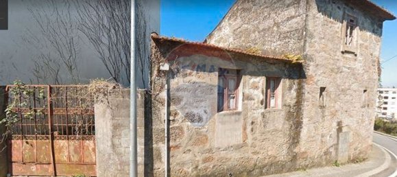 3 bedrooms House in Fanzeres, Portugal No. 28037 4