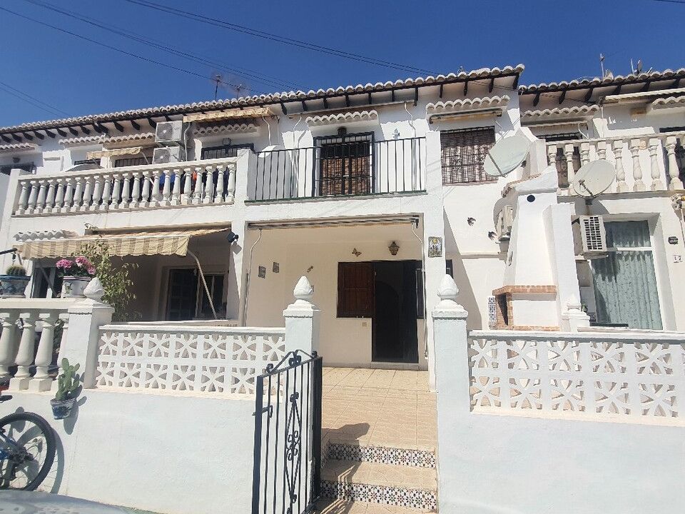 2 bedrooms Townhouse in Torrevieja, Spain No. 186436