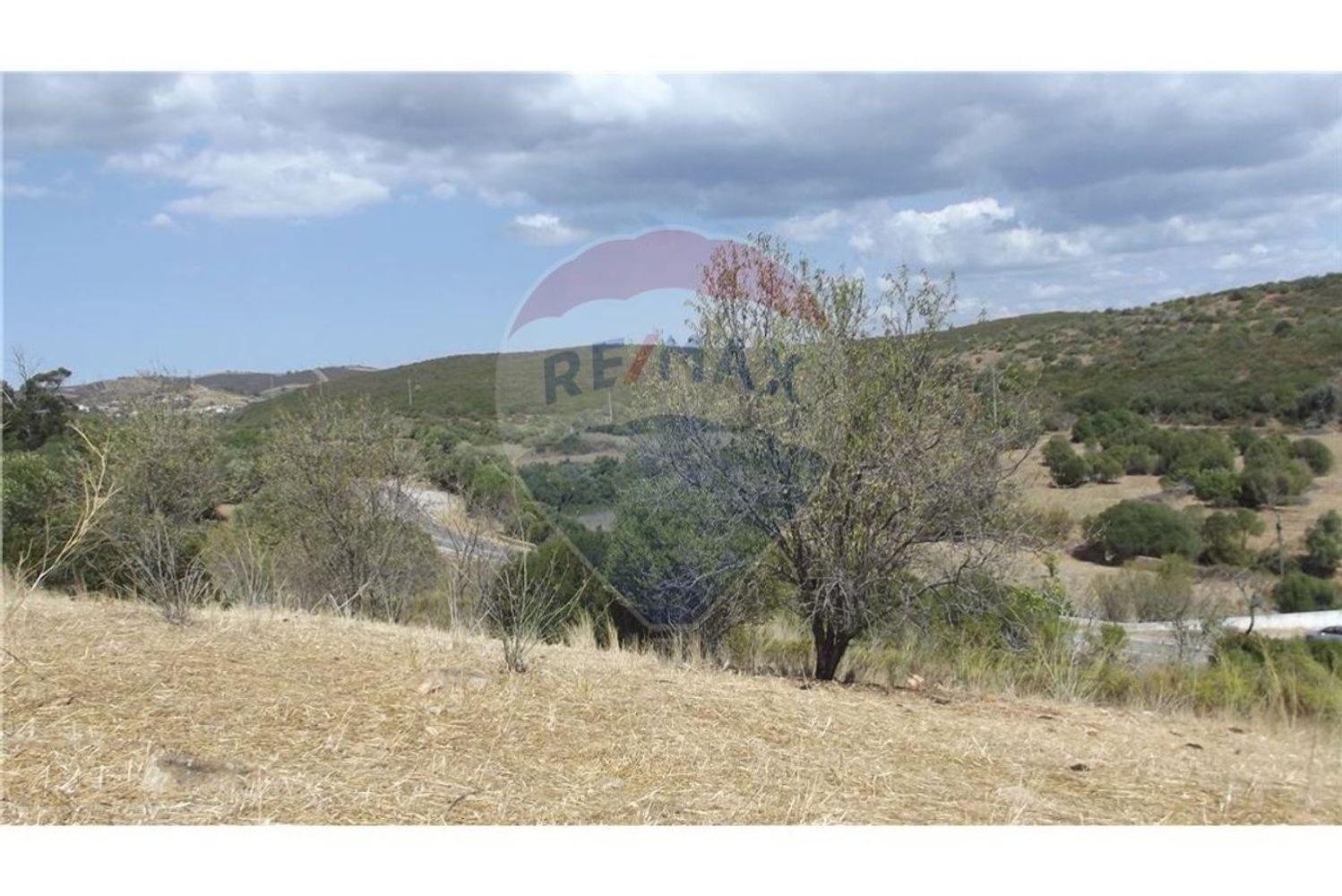 Земельный участок 490807м² в Лагуш, Португалия № 52063