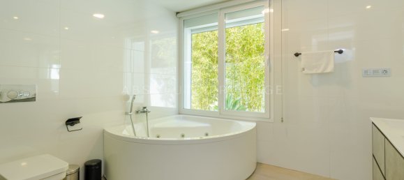 6 bedrooms Villa in Marbella, Spain No. 80856 9