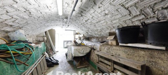 Apartamento de 3 dormitorios en Genoa, Italy No. 317980 27