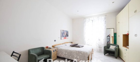 Apartamento de 3 dormitorios en Genoa, Italy No. 317980 9