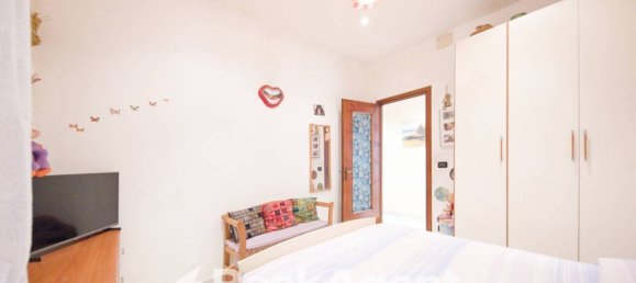 Apartamento de 3 dormitorios en Genoa, Italy No. 317980 17