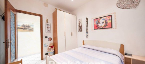 Apartamento de 3 dormitorios en Genoa, Italy No. 317980 16