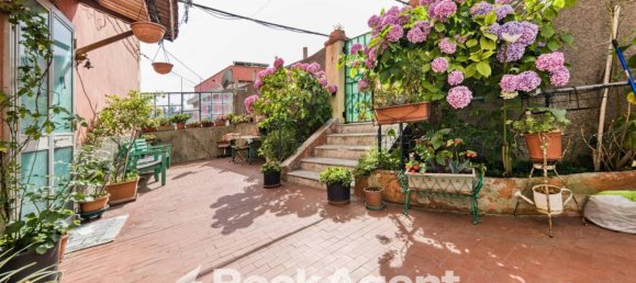 Apartamento de 3 dormitorios en Genoa, Italy No. 317980 3