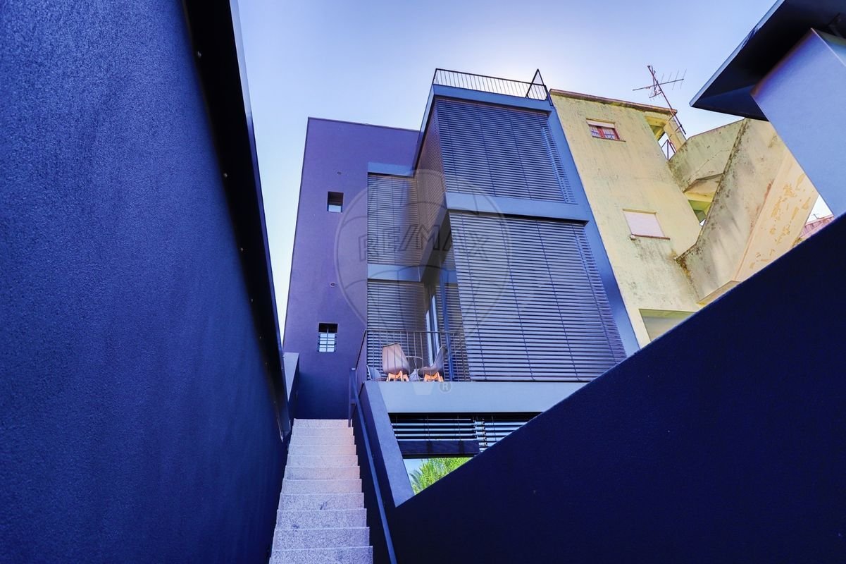 7 bedrooms Building in Porto, Portugal No. 54520