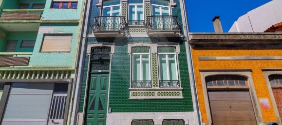 7 bedrooms Building in Porto, Portugal No. 54520 2