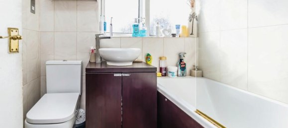 3 bedrooms House in Croydon, United Kingdom No. 8139 4