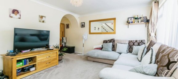 3 bedrooms House in Croydon, United Kingdom No. 8139 2