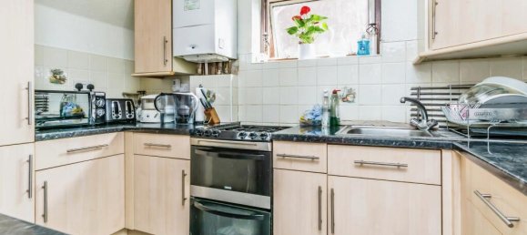 3 bedrooms House in Croydon, United Kingdom No. 8139 5