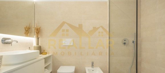 3 bedrooms Apartment in Porto, Portugal No. 149434 9