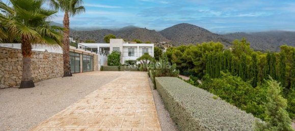 5 bedrooms Villa in Altea, Spain No. 80945 2