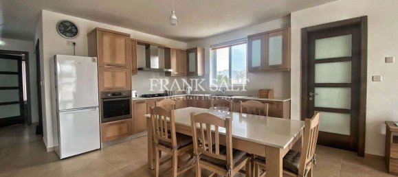 2 bedrooms Penthouse in Marsaxlokk, Malta No. 11090 4