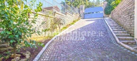 Вилла с 5 комнатами в Гроттаферрата, Италия № 66283 27