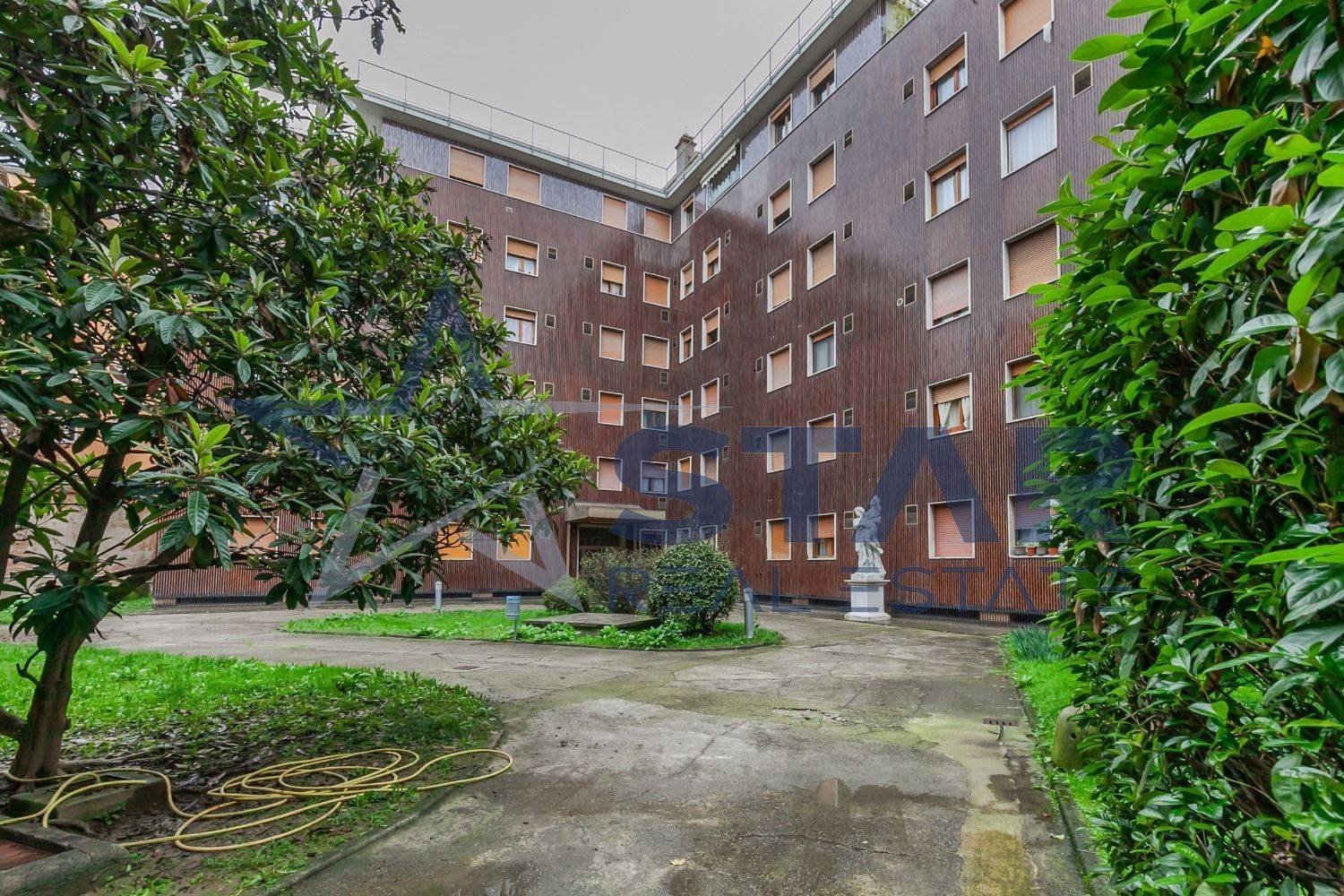 1 bedroom Apartment in Milan, Italy No. 286853