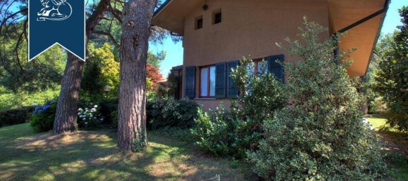 5 bedrooms Villa in Ello, Italy No. 370929 10