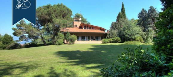 5 bedrooms Villa in Ello, Italy No. 370929 6