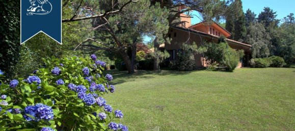 5 bedrooms Villa in Ello, Italy No. 370929 9