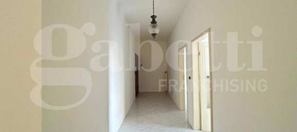 3 bedrooms Apartment in Vignola, Italy No. 292138 4