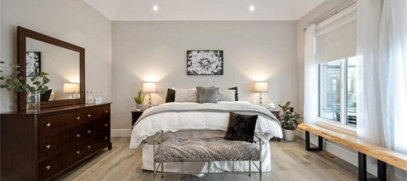 5 bedrooms House in British Columbia, Canada No. 1106 11