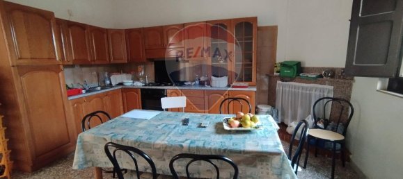8 rooms House in Roggiano Gravina, Italy No. 78236 21