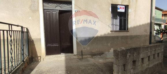 8 rooms House in Roggiano Gravina, Italy No. 78236 44