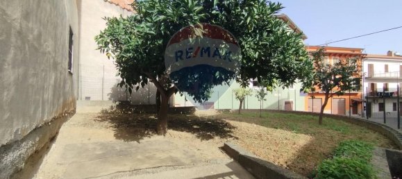 8 rooms House in Roggiano Gravina, Italy No. 78236 30