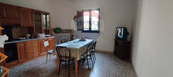8 rooms House in Roggiano Gravina, Italy No. 78236 5
