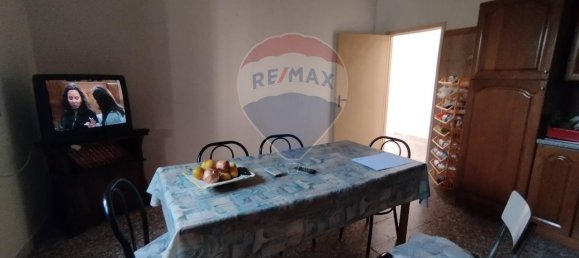 8 rooms House in Roggiano Gravina, Italy No. 78236 4