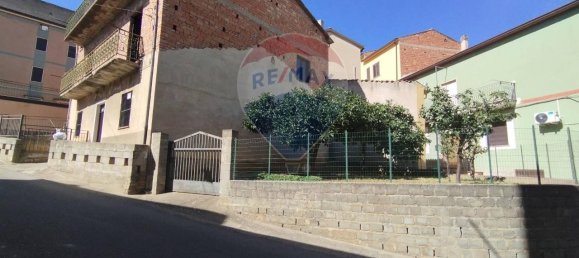 8 rooms House in Roggiano Gravina, Italy No. 78236 46