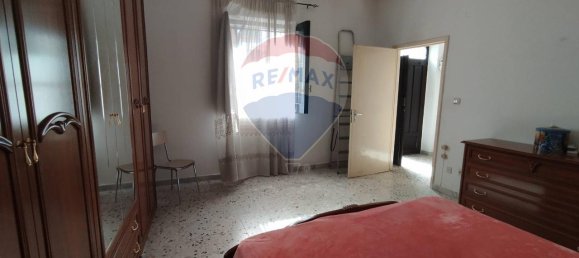 8 rooms House in Roggiano Gravina, Italy No. 78236 24