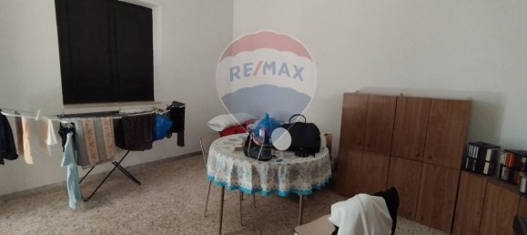 8 rooms House in Roggiano Gravina, Italy No. 78236 15