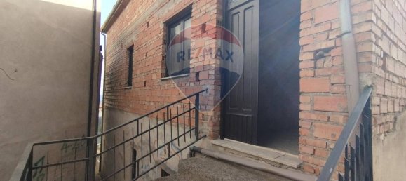 8 rooms House in Roggiano Gravina, Italy No. 78236 26