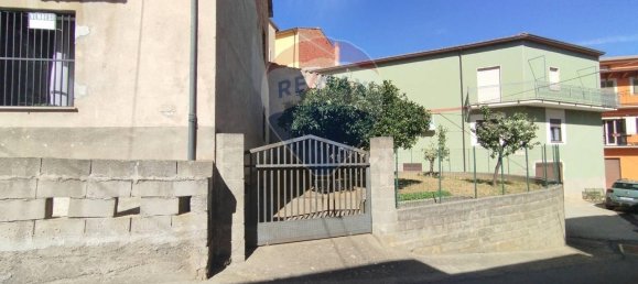 8 rooms House in Roggiano Gravina, Italy No. 78236 42