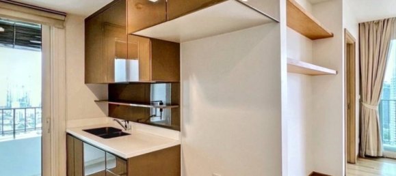 Apartamento com 3 quartos em condomínio em Phra Khanong, Thailand N.º 25343 4