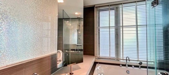 3 bedrooms Condo in Phra Khanong, Thailand No. 25343 10