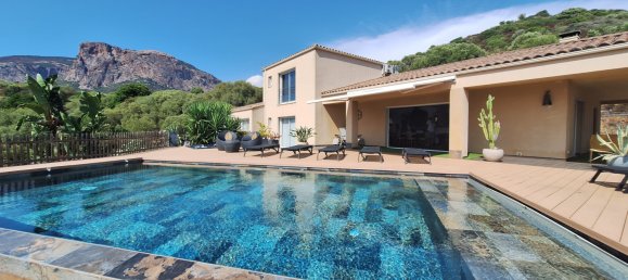 4 bedrooms Villa in Afa, France No. 83598 3