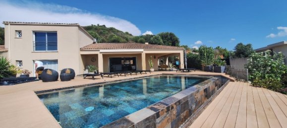 4 bedrooms Villa in Afa, France No. 83598 7