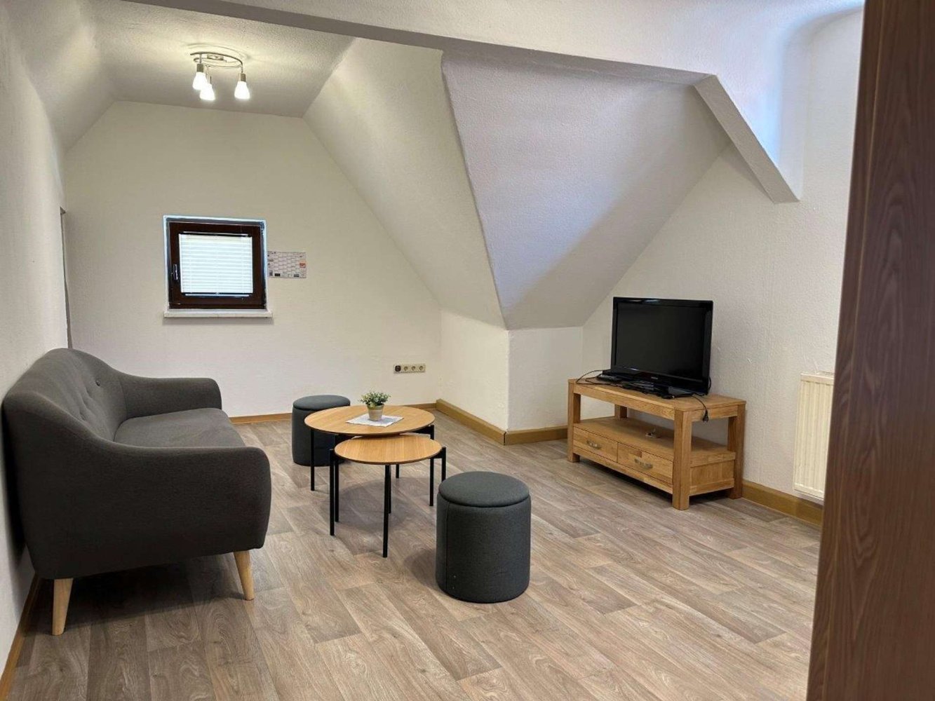 13 rooms Building in Ilm-Kreis, Germany No. 59888