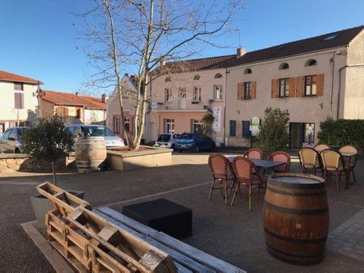  مكتب في Villerest, France 217متر مربع رقم 21101