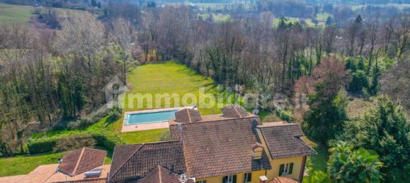 5 bedrooms Villa in Varese, Italy No. 68057 8