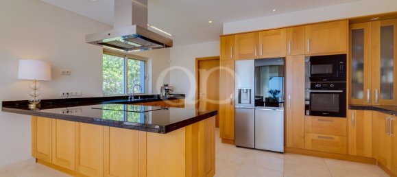 5 bedrooms Villa in Faro, Portugal No. 91988 3