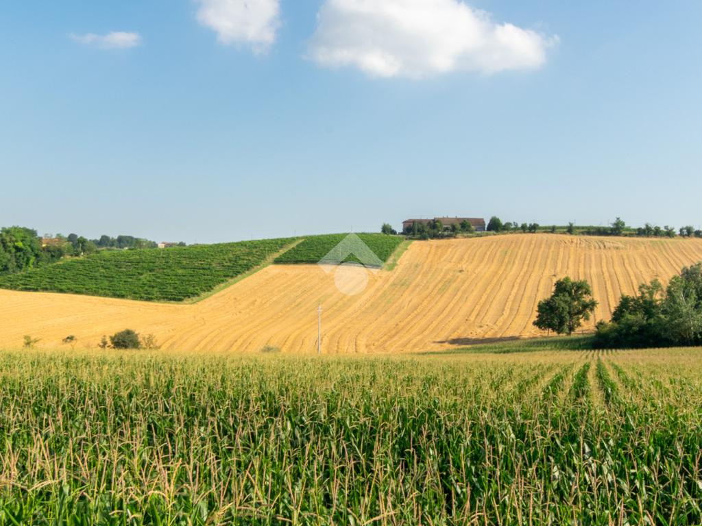 3 غرف نوم منزل في Casale Monferrato, Italy رقم 212310